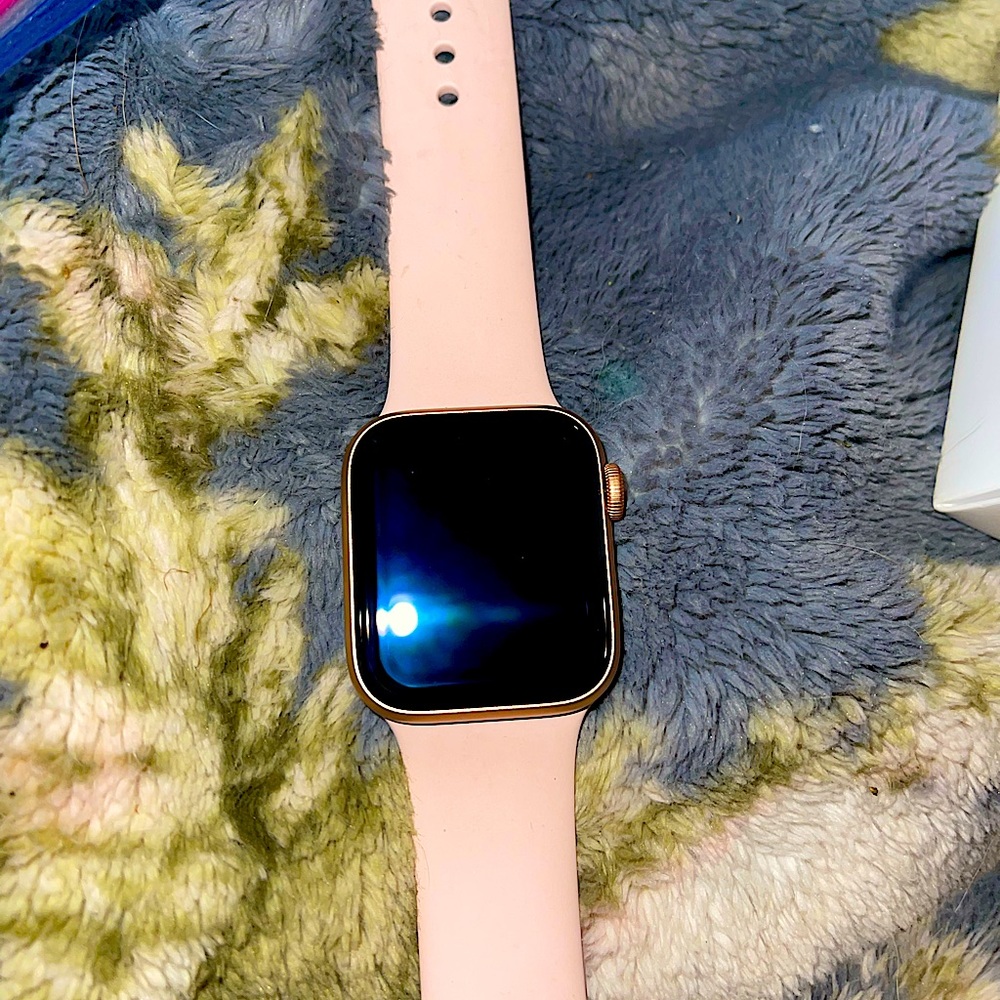 Apple Watch 5 40mm sports band rose gold